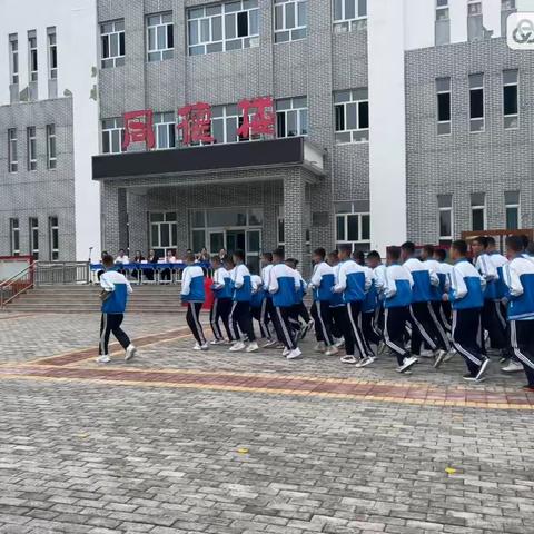 察布查尔县盐城实验学校“启航九年级，逐梦前行”启动仪式