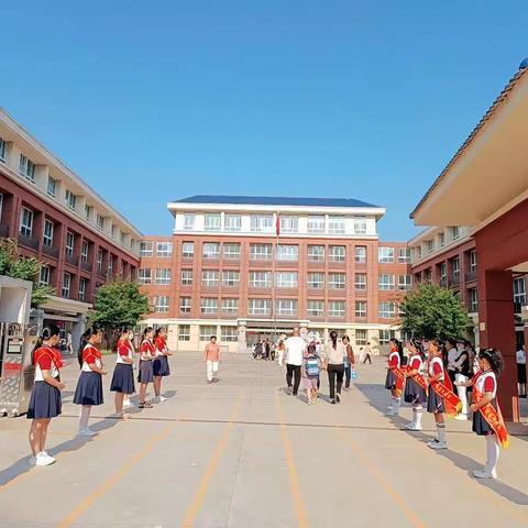 秋光为序 快乐起航——向阳小学教育集团锦绣校区第一周工作纪实