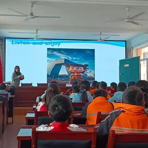 深入课堂抓教学  常规听课促成长——绛县第二实验小学校开展常规听课活动