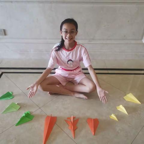 影响纸飞机飞行距离因素的探究