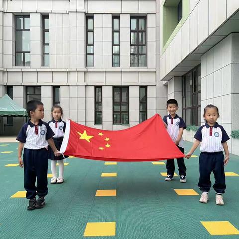 高新教育集团科创花苑幼儿园      第一届授班牌仪式