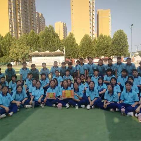 砥砺前行，共创未来。    洛阳市启元初级中学  苗君利