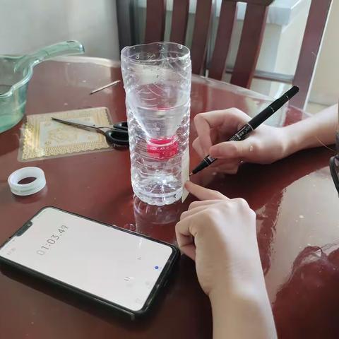 509班伍岑灵          水钟的制作