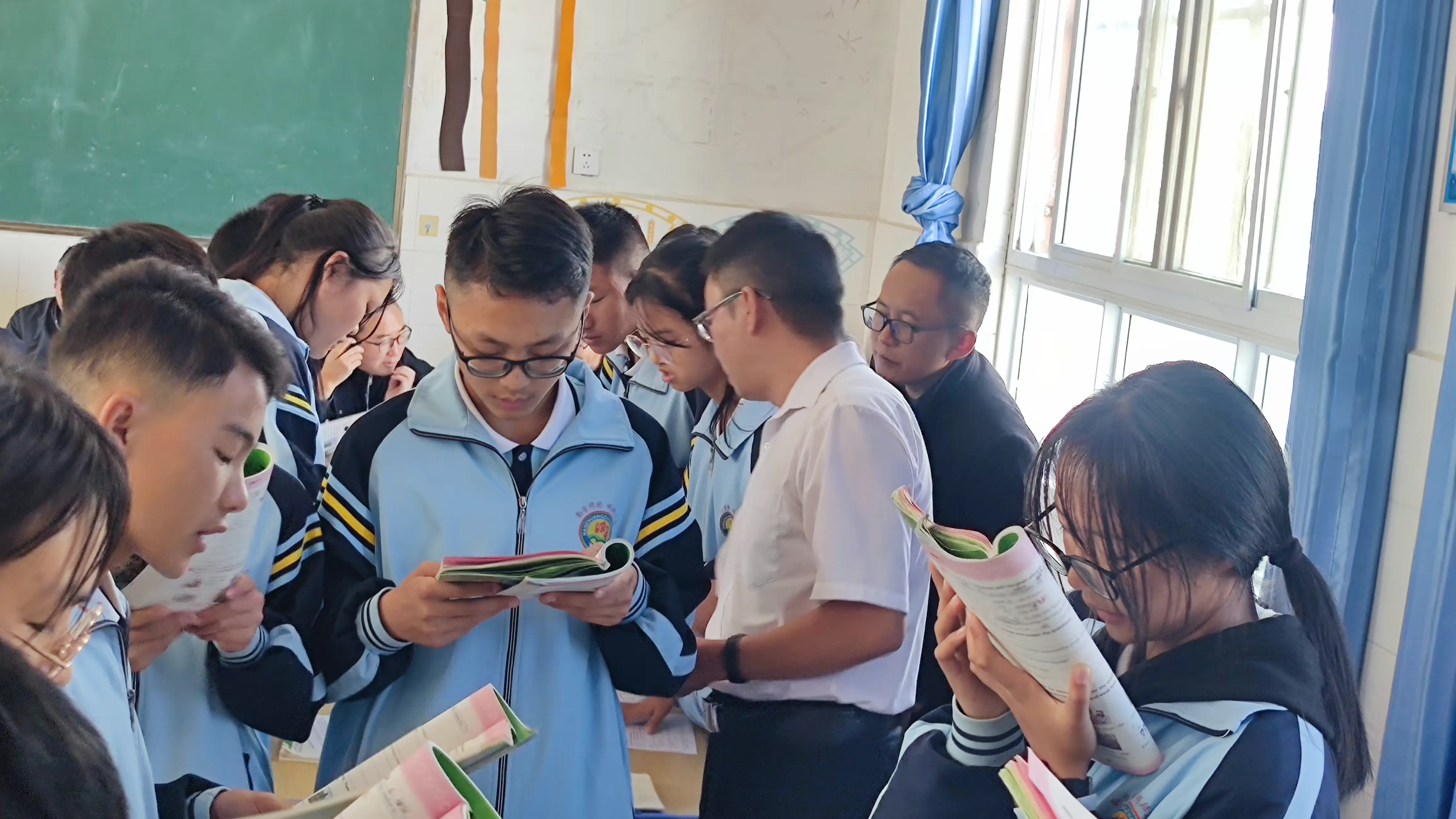 简篇-骨干示范引领 助推教师成长——汉庄中学2023学年秋季学期“235”以学为主有效课堂骨干教师示范课竞赛活动
