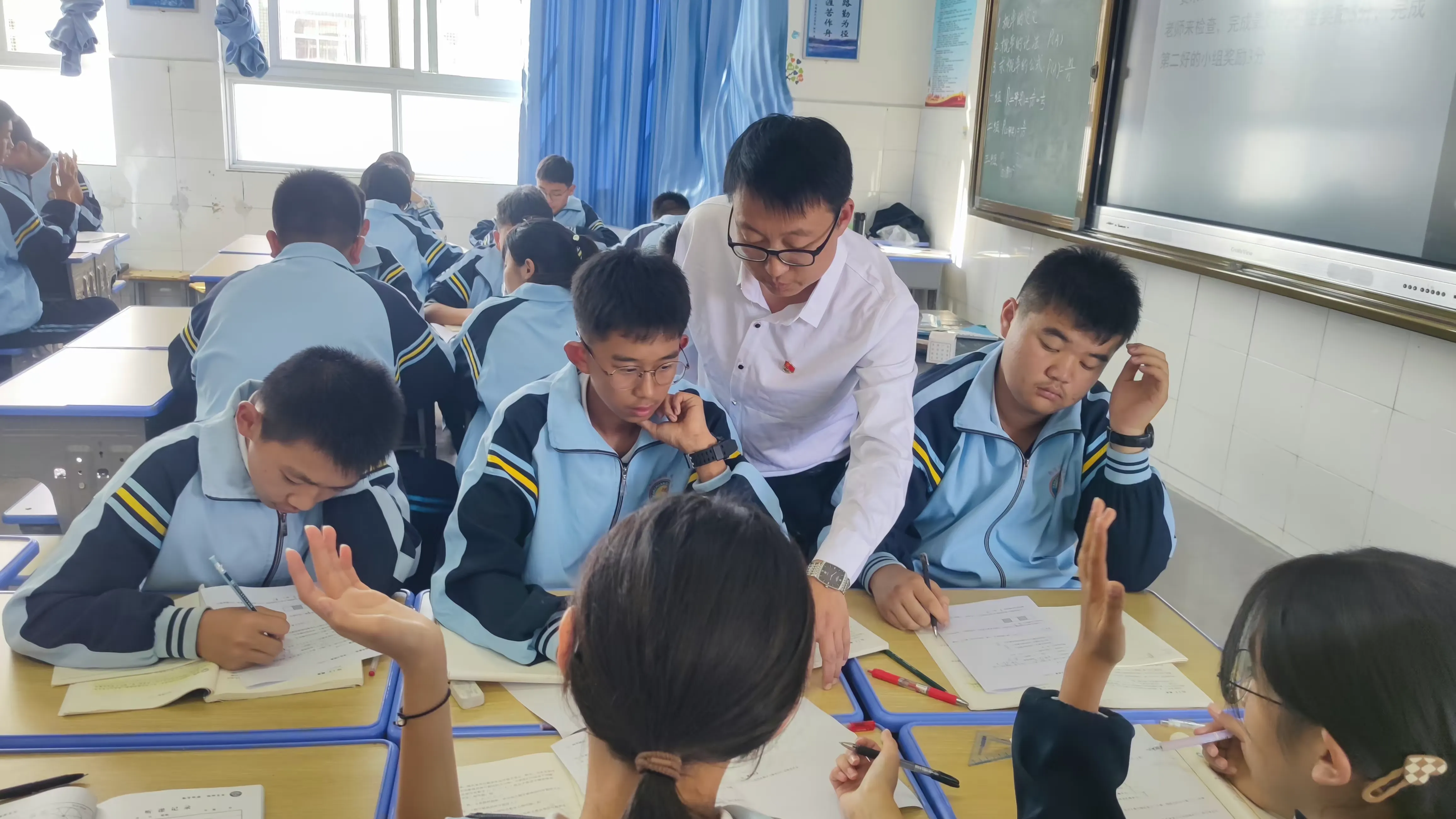 简篇-骨干示范引领 助推教师成长——汉庄中学2023学年秋季学期“235”以学为主有效课堂骨干教师示范课竞赛活动