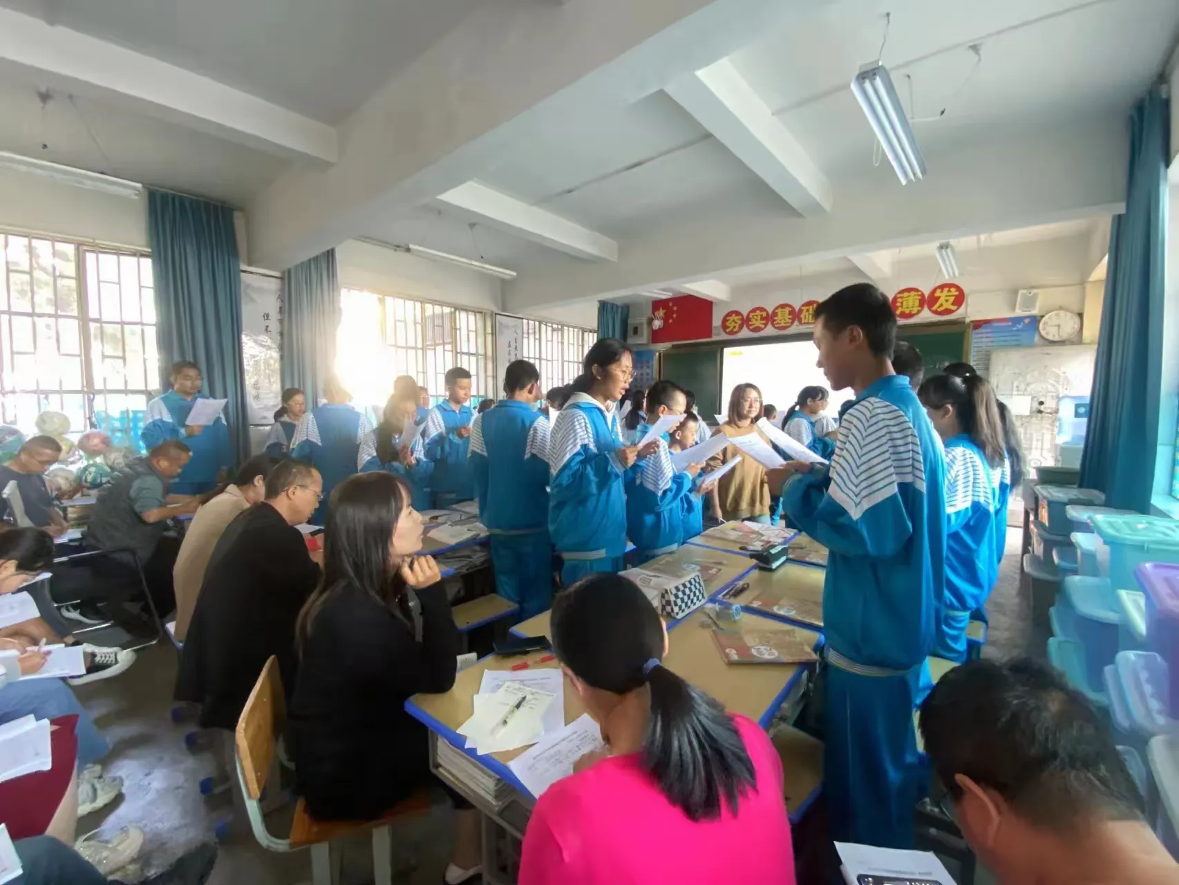 简篇-骨干示范引领 助推教师成长——汉庄中学2023学年秋季学期“235”以学为主有效课堂骨干教师示范课竞赛活动