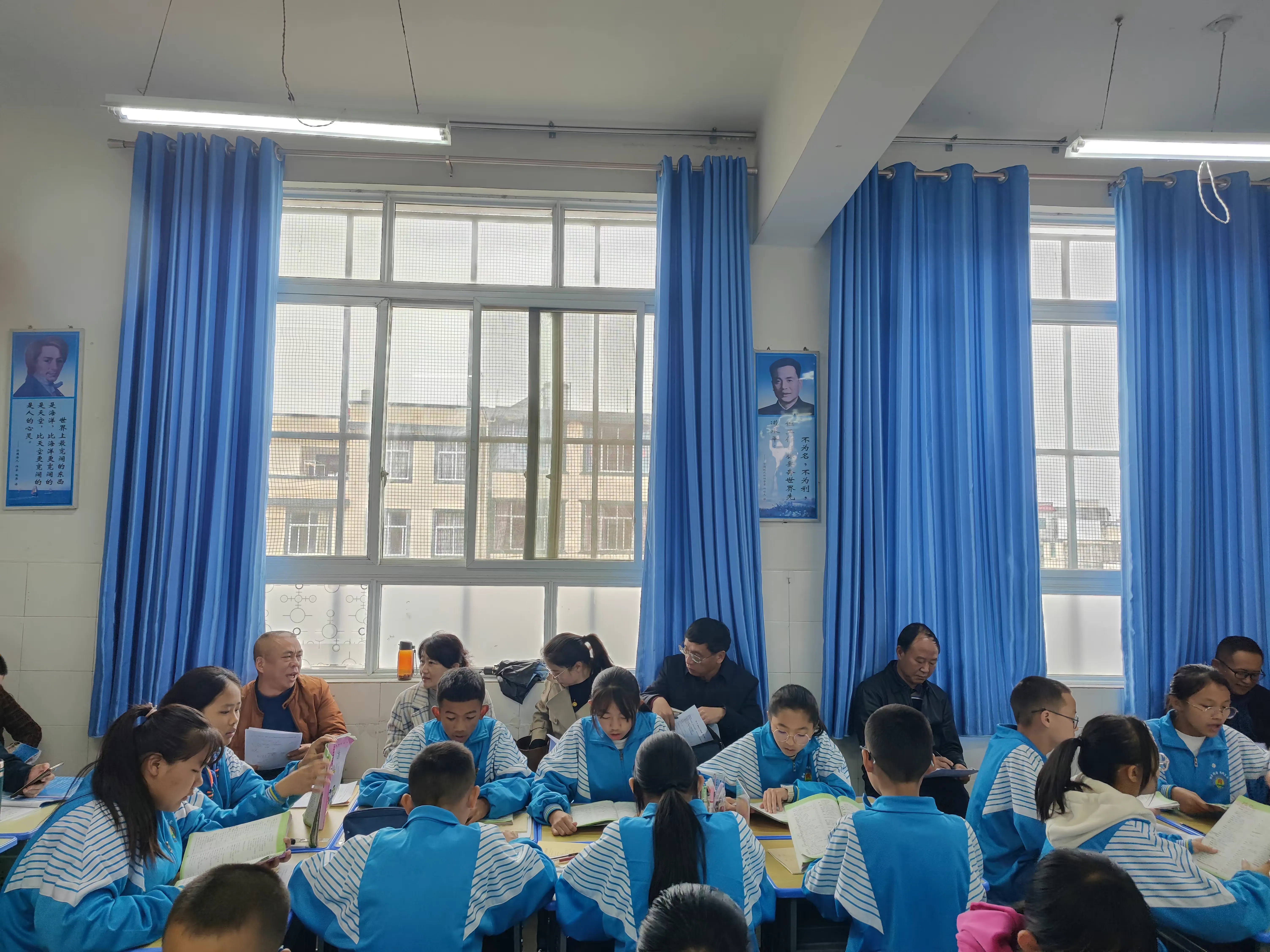 简篇-骨干示范引领 助推教师成长——汉庄中学2023学年秋季学期“235”以学为主有效课堂骨干教师示范课竞赛活动