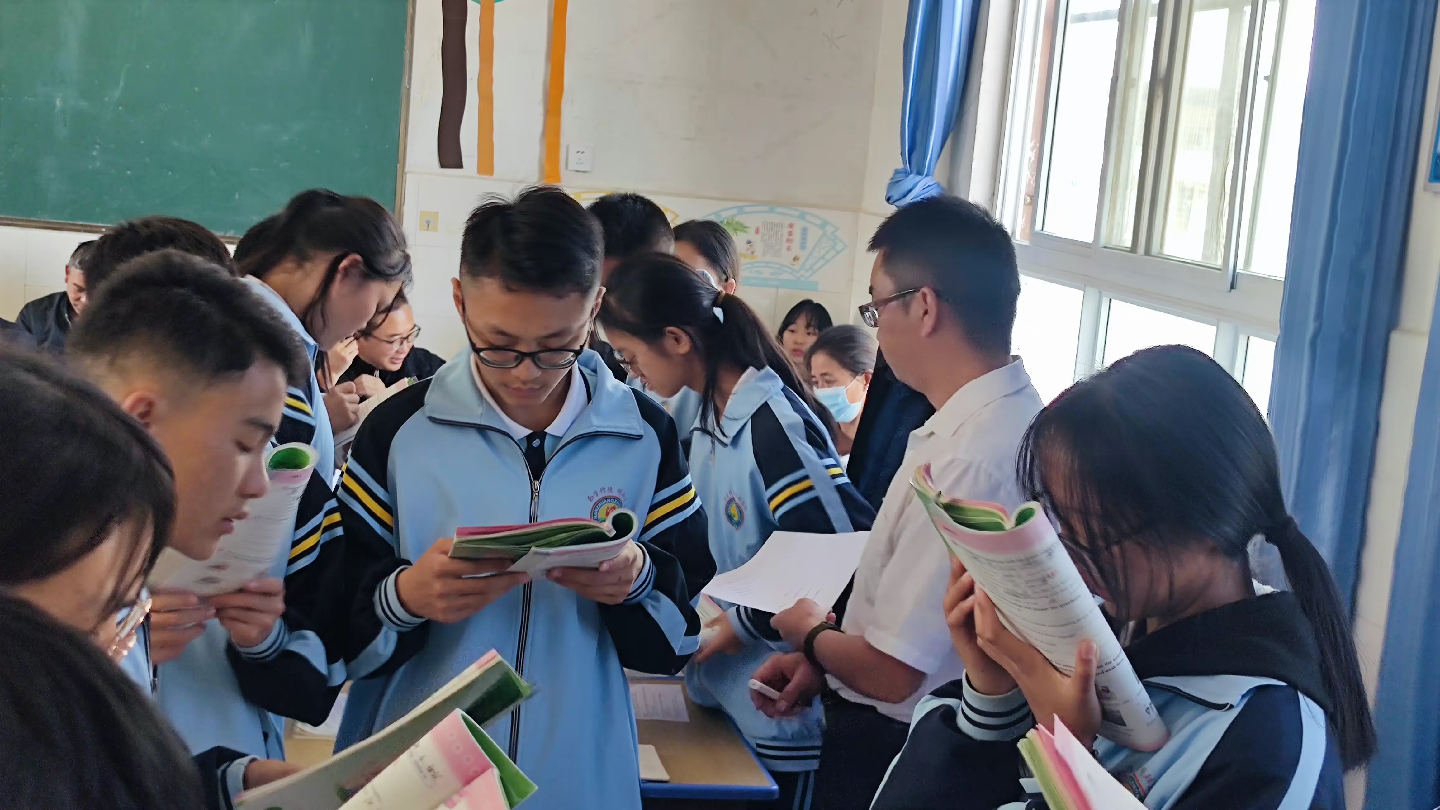 简篇-骨干示范引领 助推教师成长——汉庄中学2023学年秋季学期“235”以学为主有效课堂骨干教师示范课竞赛活动