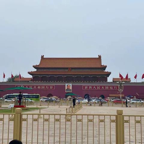 柳城小学荷叶圆圆中队严梓恒队员，“你好，暑假”之北京游玩篇