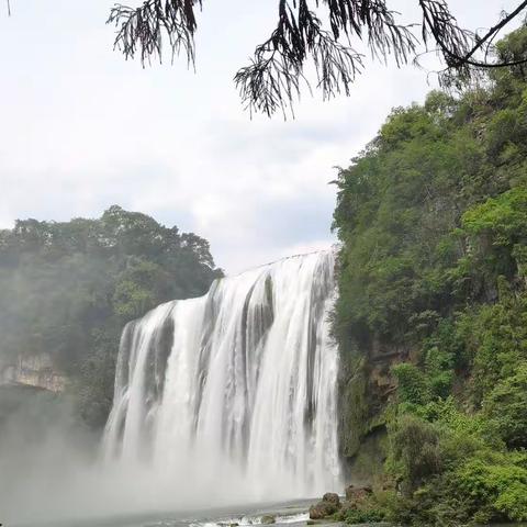 红色之旅——记赤水大瀑布