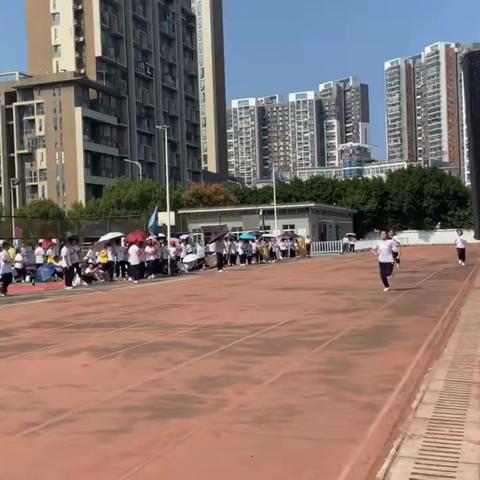 追梦竞风采 乐善向未来———赣州市厚德外国语学校初中部第十六届“体育节”暨田径运动会