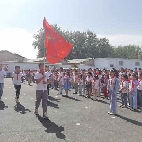 燃红色薪火  做峥嵘少年