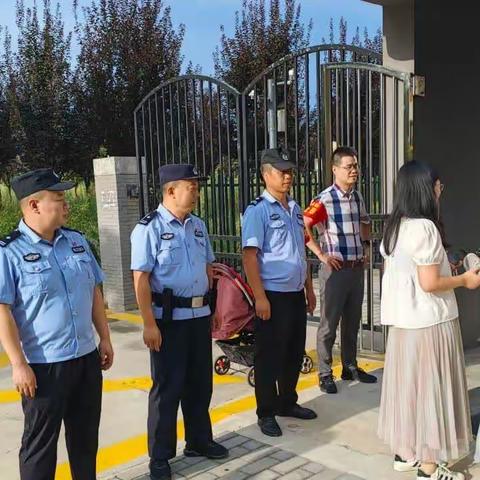 【西安公安】高新分局东大派出所多措并举全力做好学校开学季护学岗工作