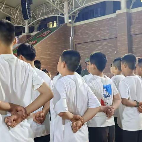 “乘风破浪会有时，直挂云帆济沧海。”榆林市高新区第二中学爱国主义教育   七年级4班 钟旭峰