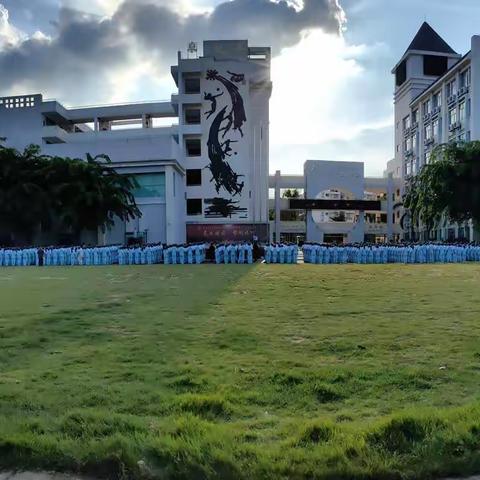 军训正当时，青春洒汗水-记高一7班军训活动记录