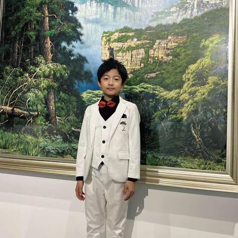 【石家庄友谊大街小学】🌈周末没有诗和远方 🎹艺术空间参观画展🎻❤️
