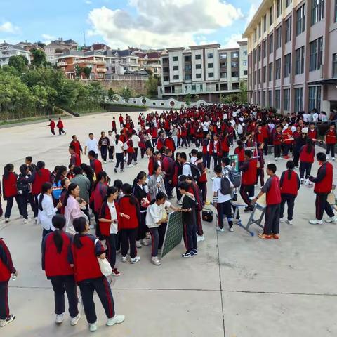 “牢记党的教导  争做强国少年”——玉溪第八中学“六一”趣味游园主题活动