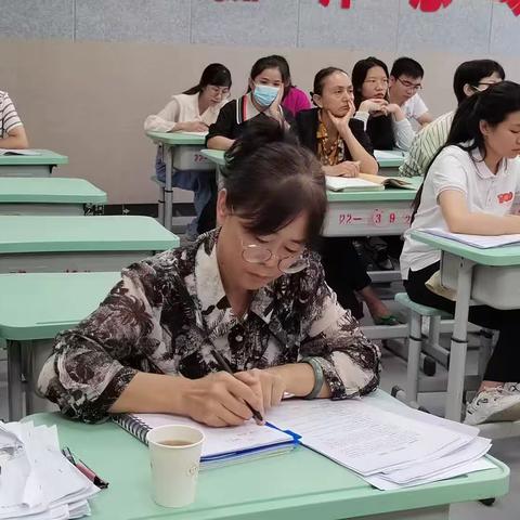 以说促教，共话成长——何朝晖指导说课