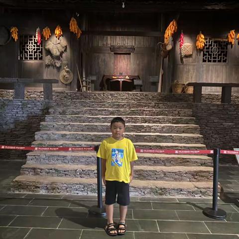 爱祖国爱家乡 203班     谭普瑞
