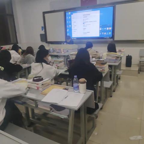 幼教186班主题班会“严格校风校级考勤管理，构建和谐健康班集体”。