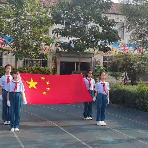 鲁权屯镇闫庄小学第一周升旗仪式