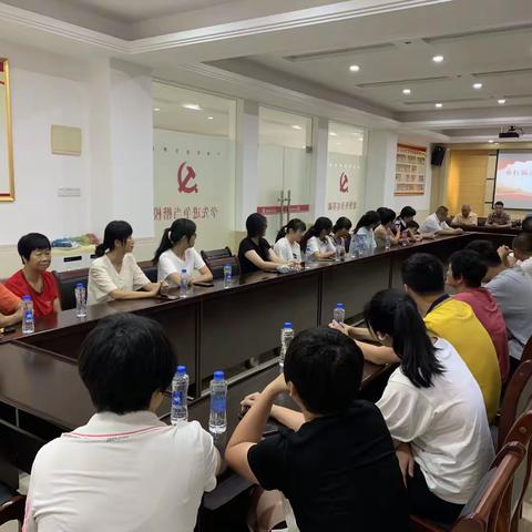 前尾村举行2023年度大学生奖学金发放仪式