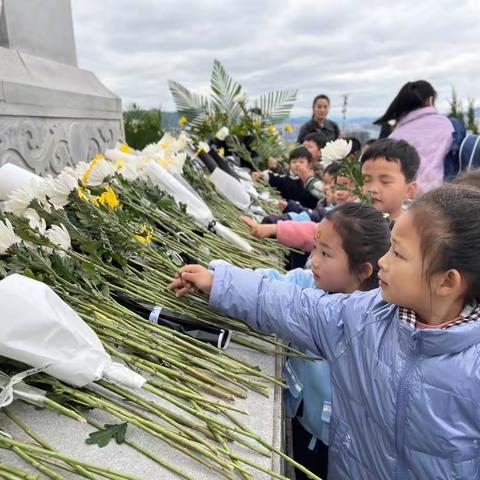 "祭奠先烈,承先烈之志,做廉洁好儿童"一一C3班清明主题活动