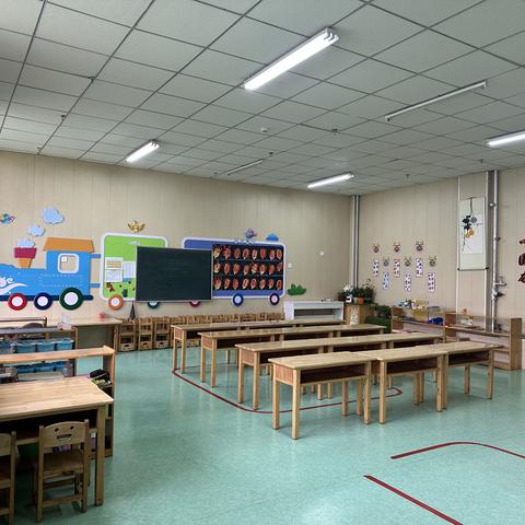 仁泽幼儿园新学期开学典礼———《开学第一天 感觉有点甜》