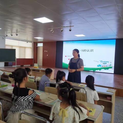 加强示范引领，促进全员提升———菜屯镇中心小学数学示范课活动