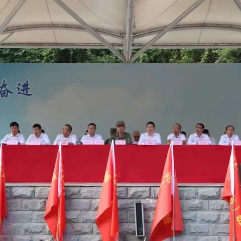 洒青春汗水 炼筑梦本领