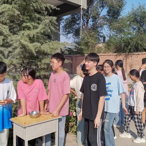 新学期新打算，开学已经将近20天，为了缓解学生的学习压力，学校举办了丰富多彩的秋季趣味赛活动