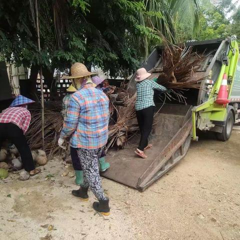2023年9月7日，南丁村为做好“清洁家园 防蚊灭蚊”夏秋季爱国卫生专项行动