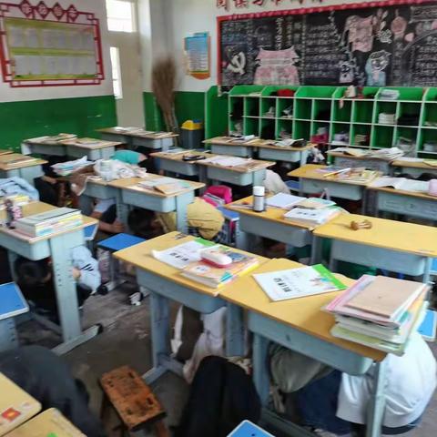 减轻灾害风险 守护美好家园----桑村镇中心小学南校“防灾减灾日”主题活动暨防震安全演练纪实