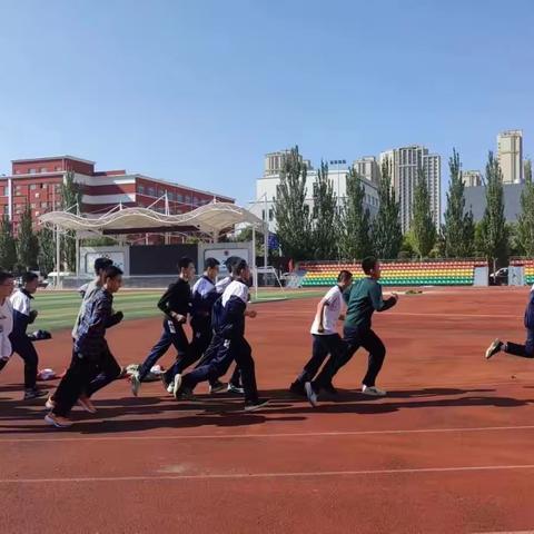 奔向美好的明天——走进老师们的辛勤耕耘之中