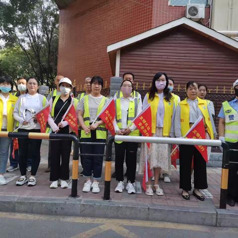 【守敬·护学】爱心护学岗，安全伴成长——郭守敬小学三（2）班护学在行动