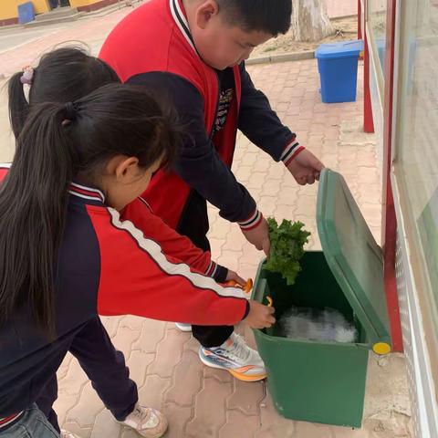 “垃圾分类进校园，引领绿色新时尚”——大相各庄小学垃圾分类进校园主题宣传活动