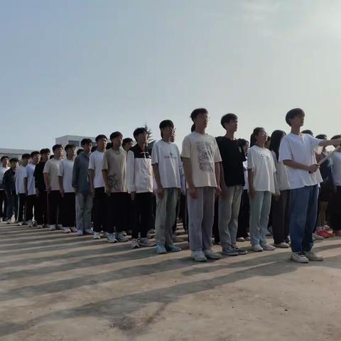 无军训，不青春——嵩县二高高三一班军训纪实