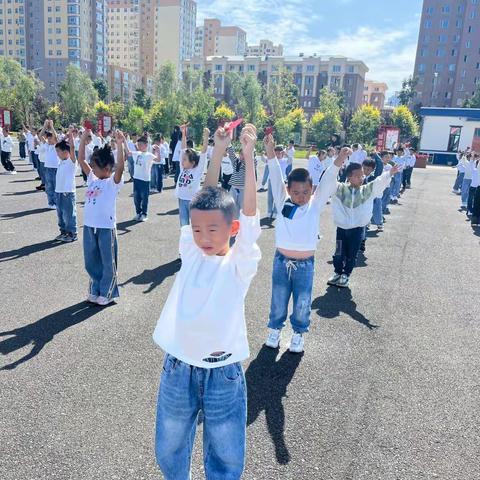 一颗魔豆的生长过程——实验小学二小区一年五班 杨梓浩