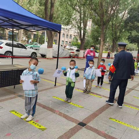 【青葵幼儿园】     小二班今日活动精彩分享6-27     阅读