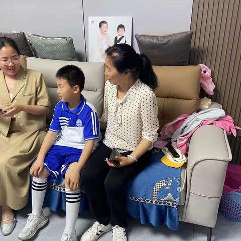 家访温情 共育未来 ——二8班家访活动纪实