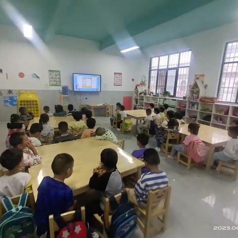 一起玩🎉一起笑😂一起闹🎊一起长大👦最美的童年时光🎆最纯的友谊愿你们童心不泯所遇皆甜❤️