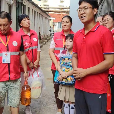 “人道救助送温暖”红十字志愿服务进社区——石家庄市社区红十字志愿服务队