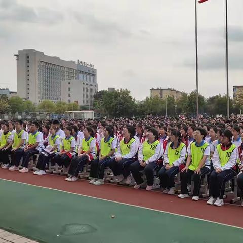 【点燃激情 成就梦想】平原一中高二年级举行励志报告会