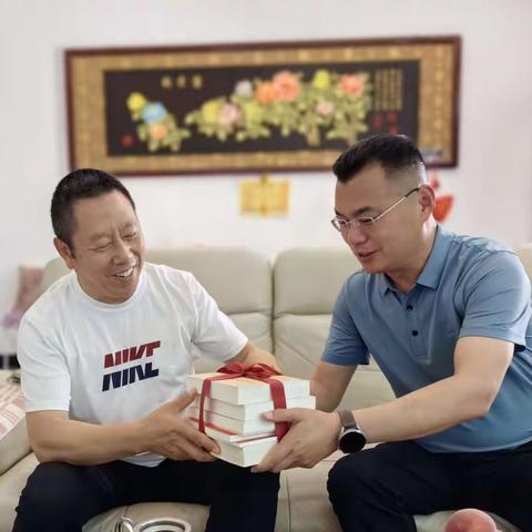 国网赞皇县供电公司开展“致敬芳华 感谢有您”退休职工慰问活动