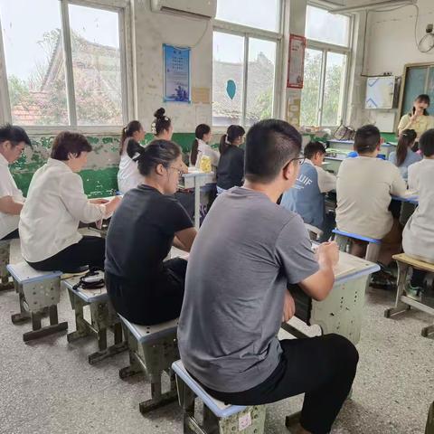 凝心聚力展风采，听课评课促提升———闻集乡中心小学开展听评课活动