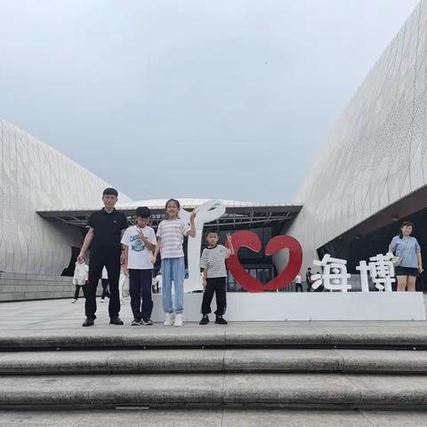 410班梁嘉迅暑假生活