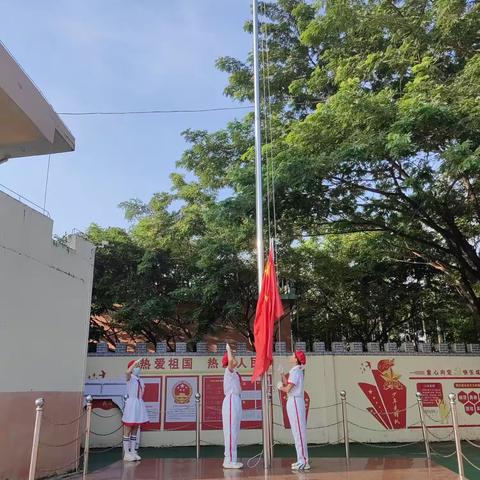 “红领巾心向党 勤争章展风采”——三亚市天涯区槟榔小学“中国少年先锋队建队日”主题活动