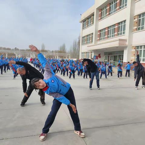 同做广播操，共圆健康梦—— 轮台县第十三小学举行广播操比赛