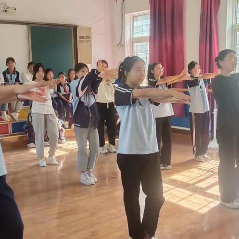 绽放自我，舞动梦想——大川镇九年制学校蹈兴趣小组