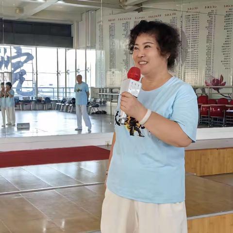 喜气洋洋开学时，暖意浓浓谢师恩